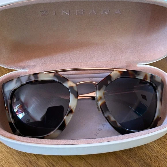Never been worn Designer Sunglasses. Never Worn Sunglasses - Etsy main image 4